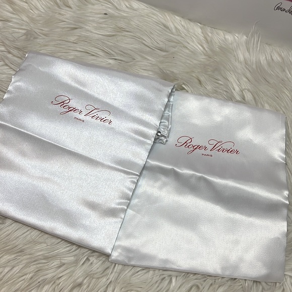 100% Auth A Pair of Roger Vivier DUST BAG (BRAND NEW) - Picture 12 of 14